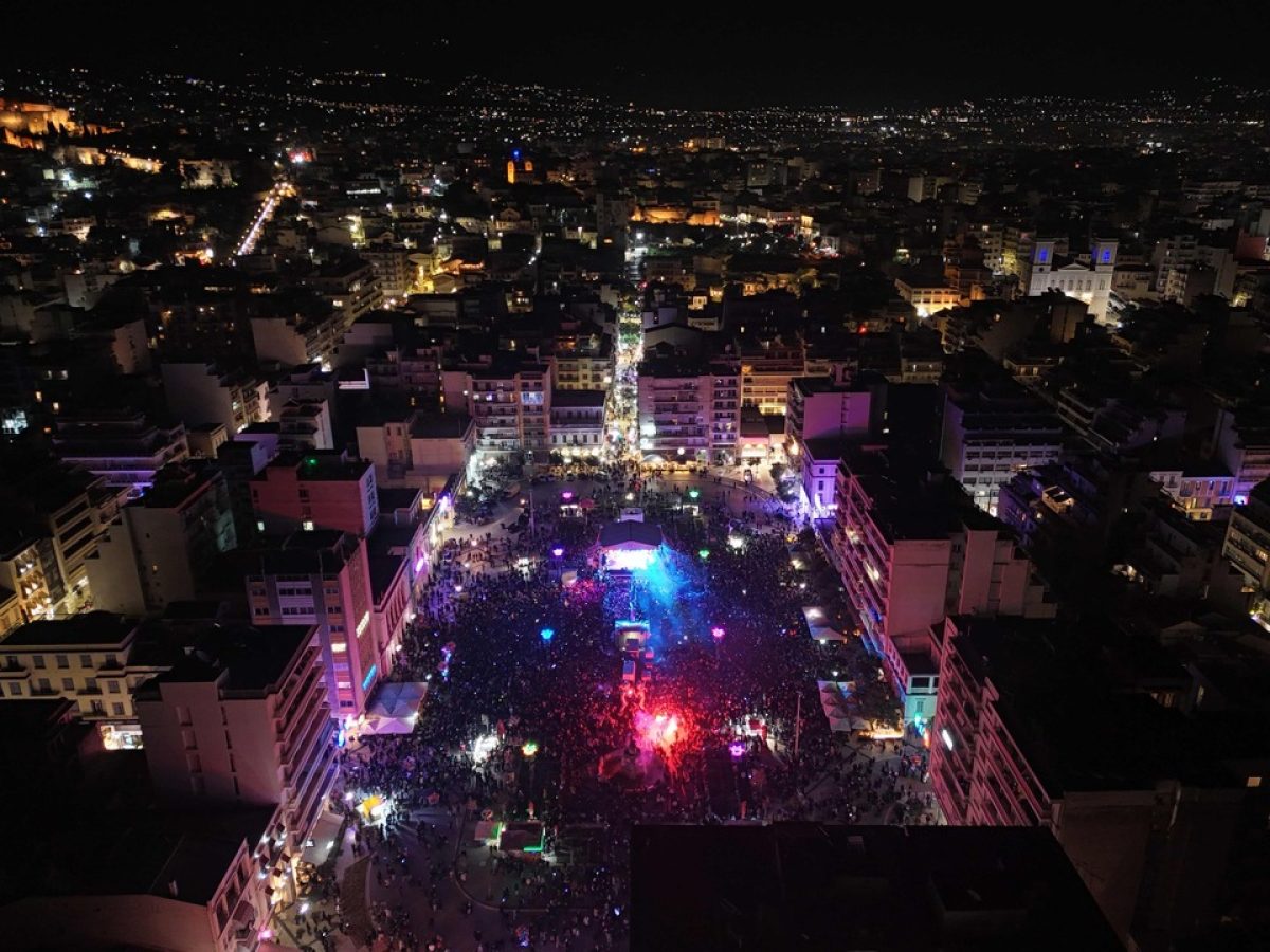 Ένα μεγάλο πάρτι η πλατεία Γεωργίου την πρώτη νύχτα του Πατρινού Καρναβαλιού 2026 (φωτο)