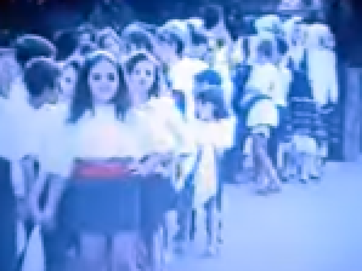 Ένα βίντεο, μια εποχή, μια γεμάτη αυλή