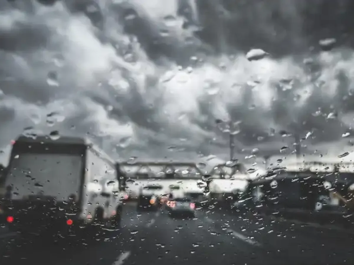 Έντονες βροχές στη δυτική Ελλάδα – Πάνω από 70 χιλιοστά σε Ιωάννινα και Άρτα