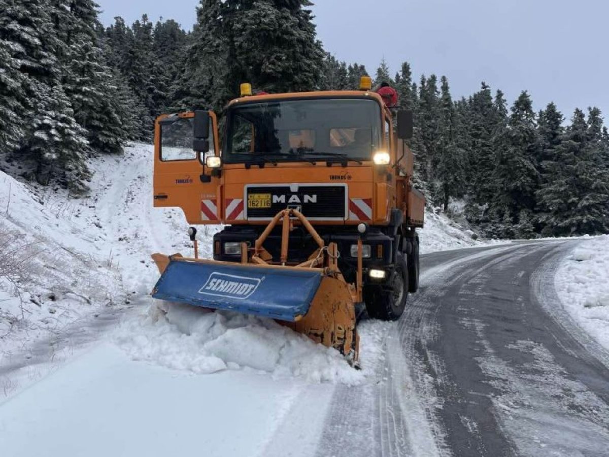Έντονη χιονόπτωση στα ορεινά της Αιτωλοακαρνανίας – Που χρειάζονται αλυσίδες