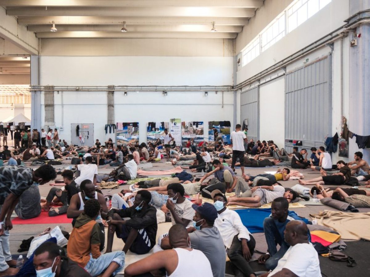 Εντοπισμός 31 ακόμη μεταναστών νότια της Γαύδου εκ των οποίων ένας νεκρός – Πάνω από 700 οι αφίξεις στο κέντρο της Αγιάς