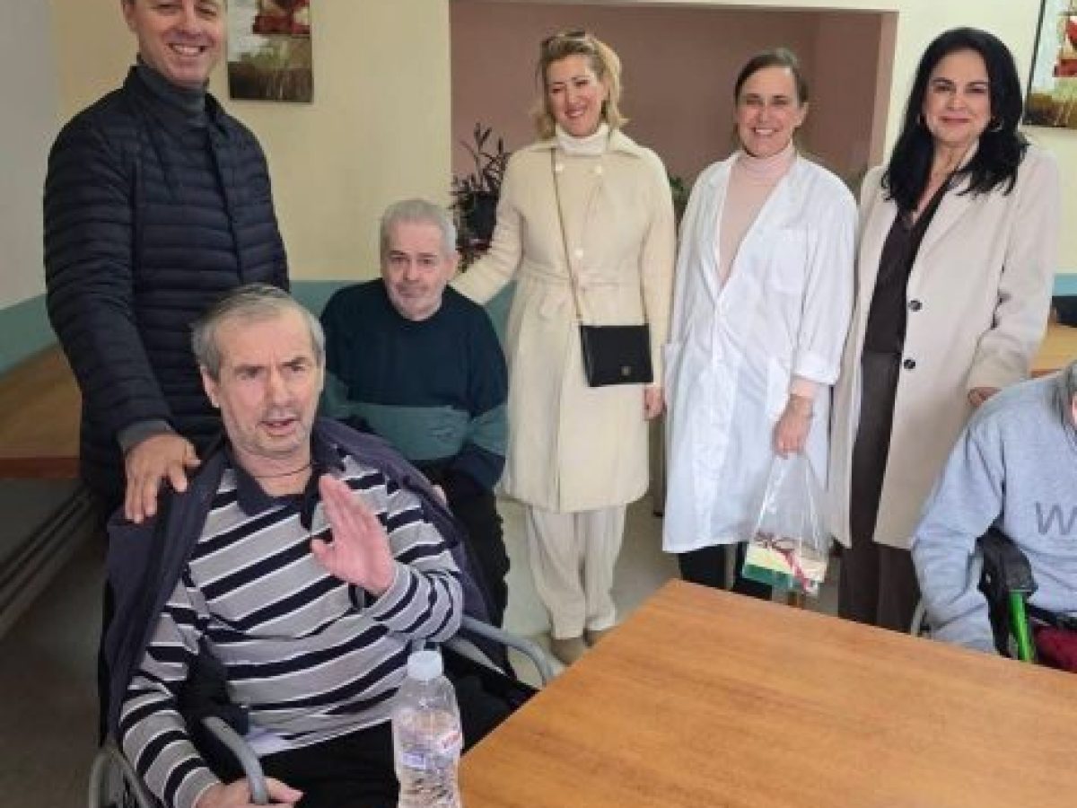 Επίσκεψη στο Θεραπευτήριο Χρόνιων Παθήσεων Τρικάλων από τους δημοτικούς συμβούλους Αντώνη Τζέρεμε και Βίβιαν Τέγου