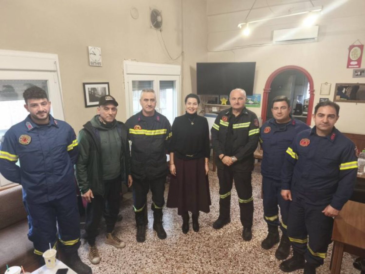 Επίσκεψη της Βουλευτή Τρικάλων Μαρίνας Κοντοτόλη στην Πυροσβεστική Υπηρεσία Τρικαλων