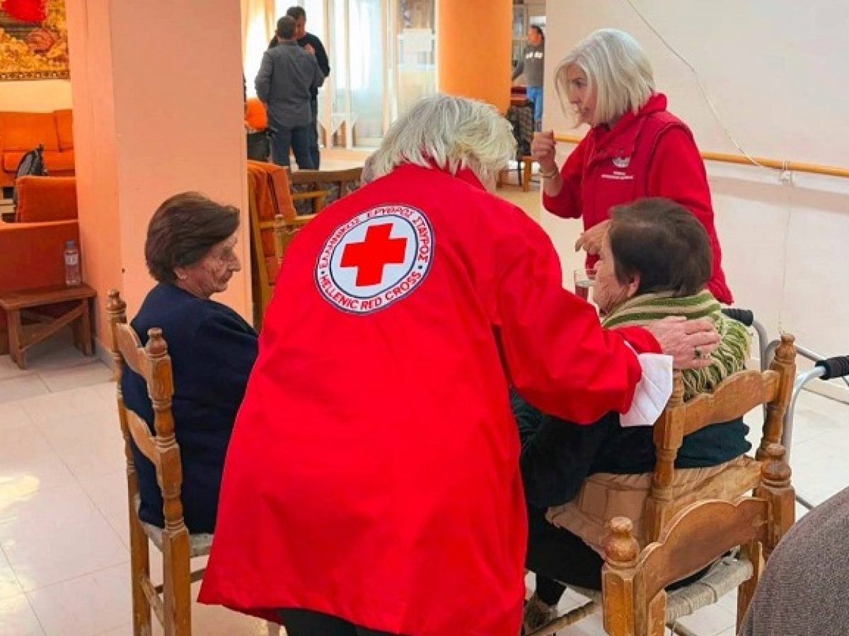 Επίσκεψη του Π.Τ. Μυτιλήνης του Ελληνικού Ερυθρού Σταυρού στον Μιχαλέλειο Οίκο Ευγηρίας
