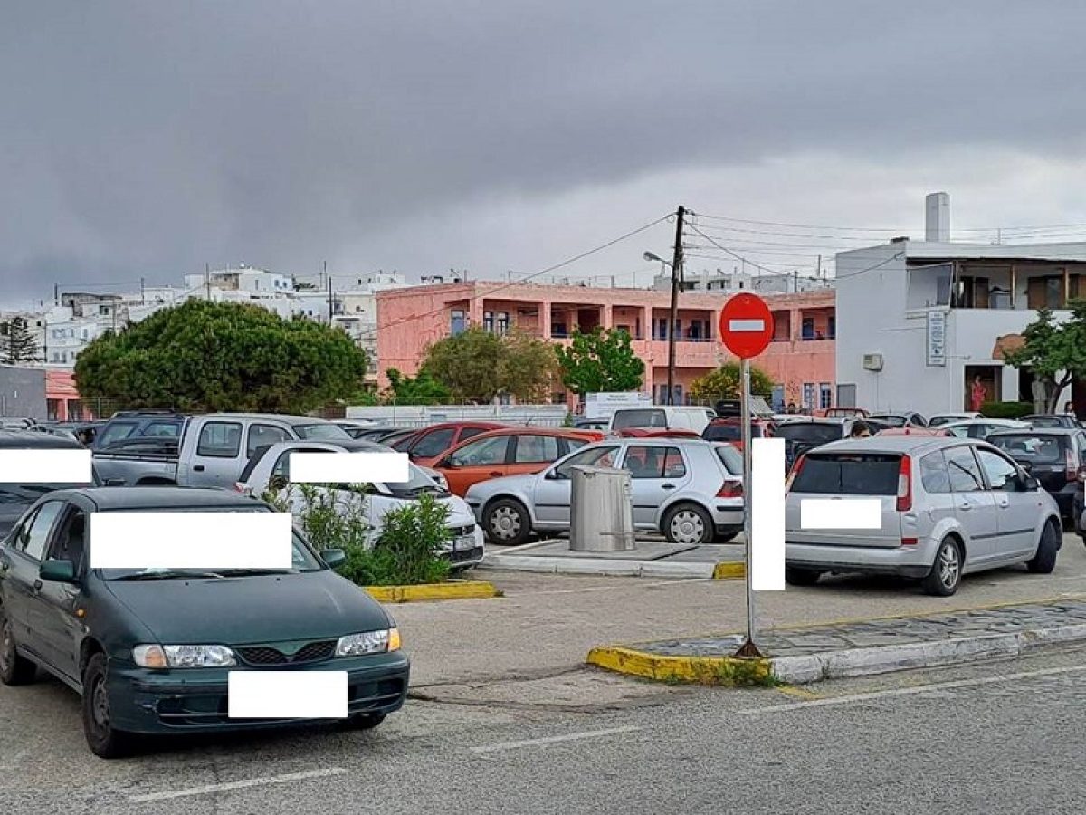 Εργασίες διαγράμμισης στο χώρο στάθμευσης του Καρόδρομου