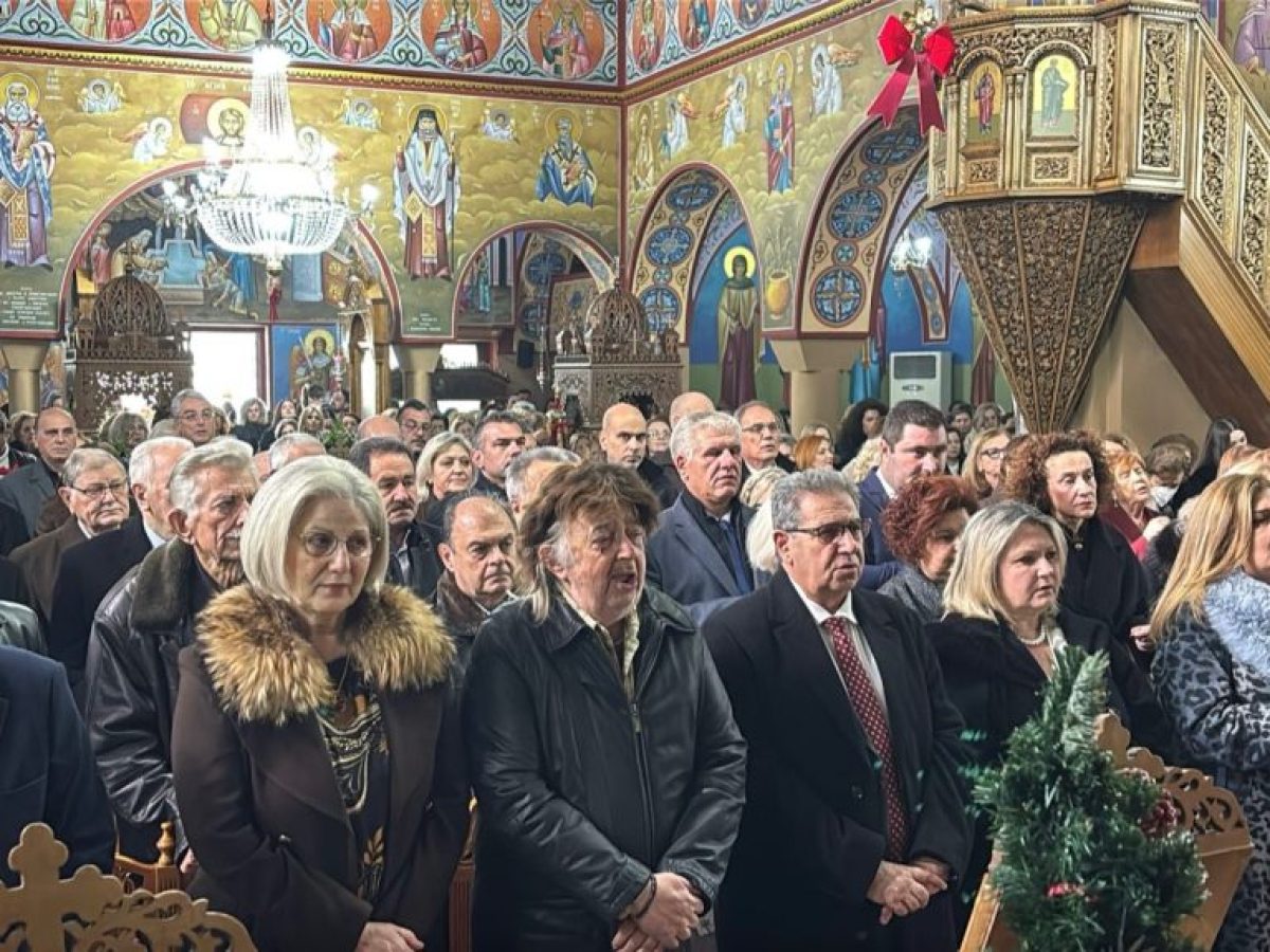 Εσκίογλου: Το Άγιο Φως να καθοδηγεί τις προσωπικές και συλλογικές μας προσπάθειες για ένα καλύτερο αύριο