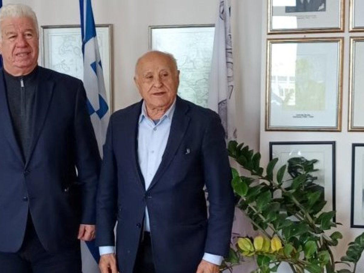 Εθιμοτυπική επίσκεψη του Περιφερειάρχη Ιονίων Νήσων Ιωάννη Τρεπεκλή στον Δήμαρχο Ξενοφώντα Βεργίνη 