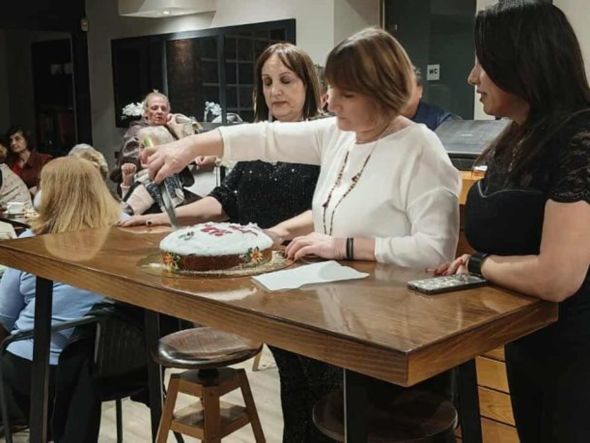 Εύβοια: Γλέντι, κέφι και χορός στην κοπή πίτας του Πολιτιστικού Συλλόγου Κριεζών Ν. Κριεζώτης