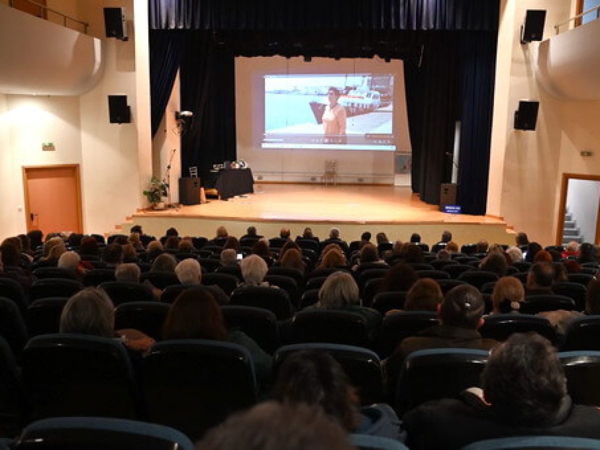 Εξαιρετική πολιτιστική βραδιά στο Μοσχάτο με το ντοκιμαντέρ «Οι Έλληνες στη Θάλασσα» (εικόνες)