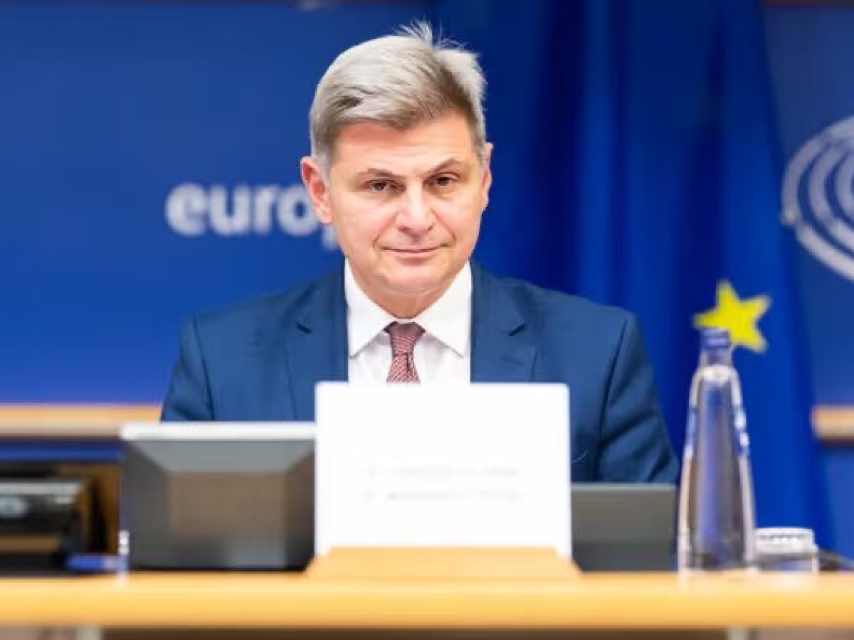 Φαραντούρης για κόμμα Καρυστιανού: «Μην προεξοφλείτε τίποτα  -Δεν παραδίδω την έδρα μου στο Ευρωκοινοβούλιο»