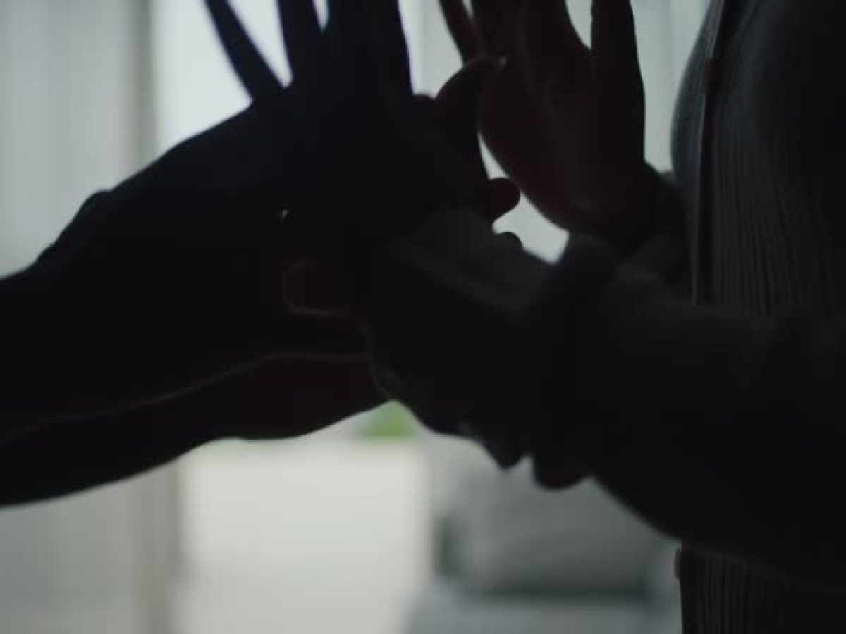 Φασαρία, ξύλο κι… αιωρούμενες καρέκλες το βράδυ των Φώτων στη Σπάρτη