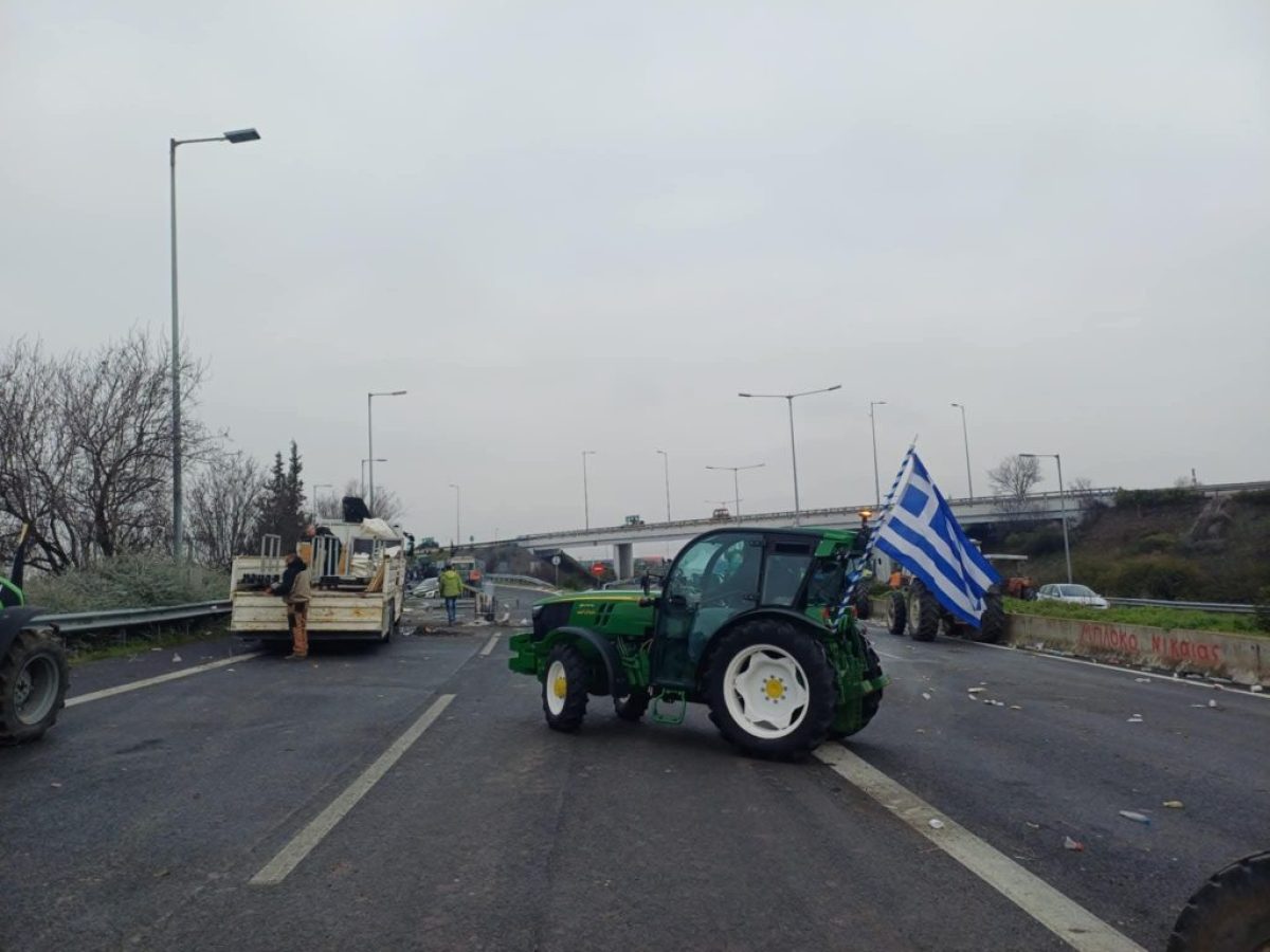 Φεύγει με το κεφάλι ψηλά η αγροτιά