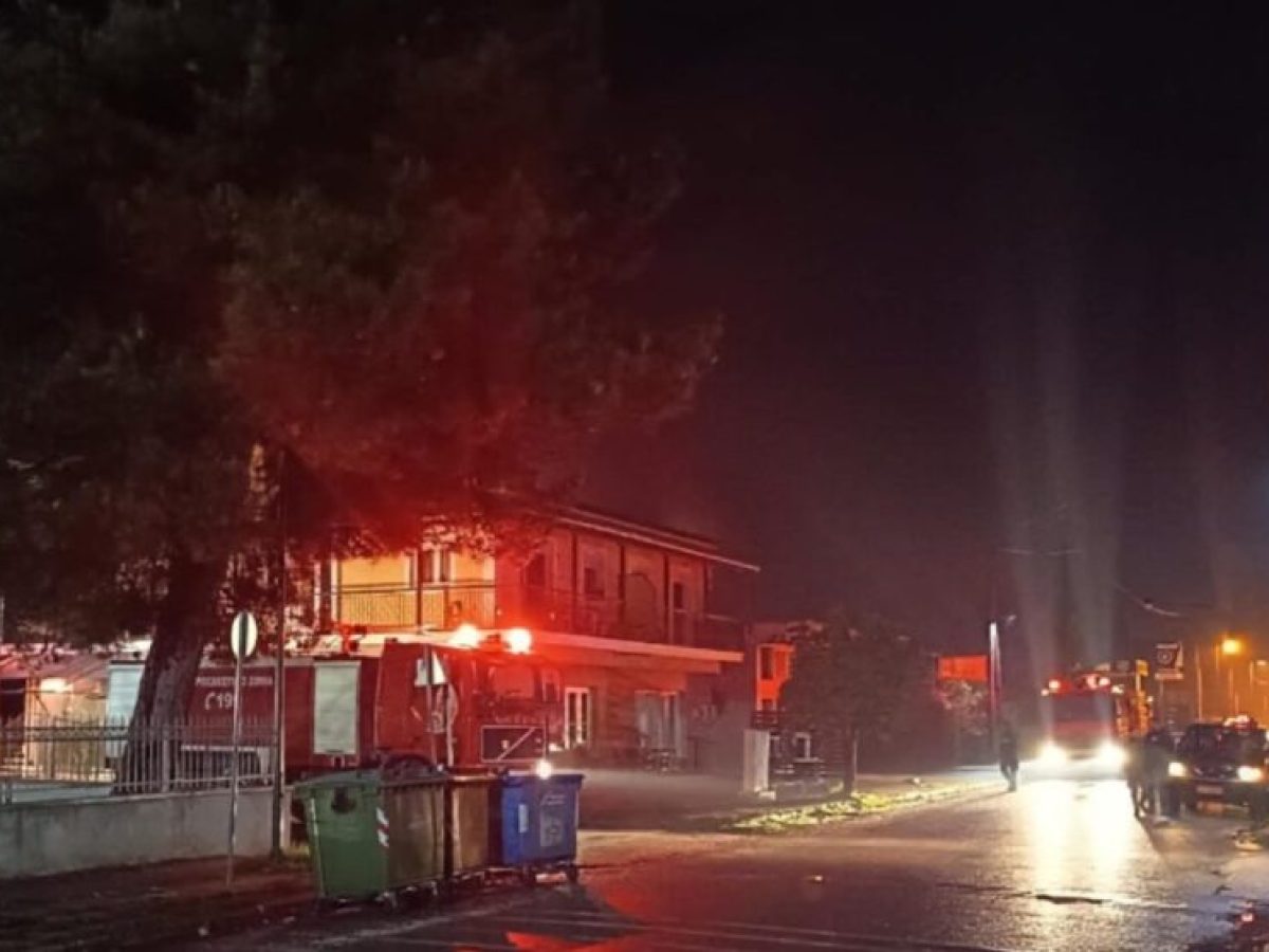 Φωτιά με υγραέριο και παρανάλωμα πυρός σε αυτοκίνητα τα ξημερώματα!