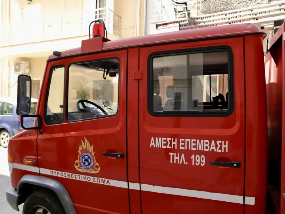 Φωτιά σε πολυκατοικία στα Χανιά κινητοποίησε την Πυροσβεστική Υπηρεσία