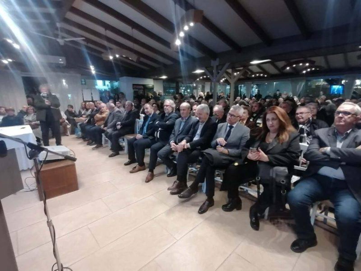 ΦΩΤΟ | Εκοψε την πίτα της η ΔΗΜΤΟ Σητείας της Νέας Δημοκρατίας