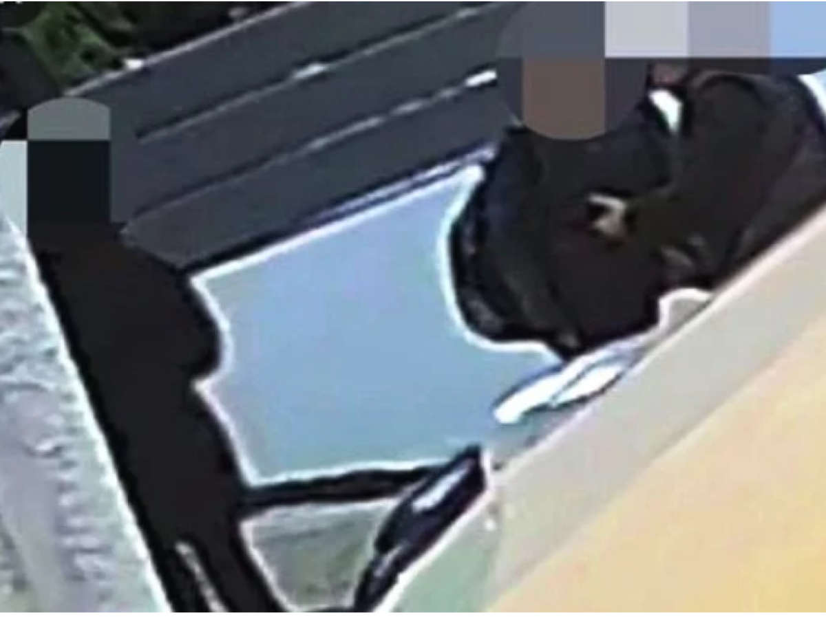 Φωτογραφία ντοκουμέντο πριν την εξαφάνιση της 16χρονης Λόρας στην Πάτρα – Η συνάντηση με άγνωστο ηλικιωμένο