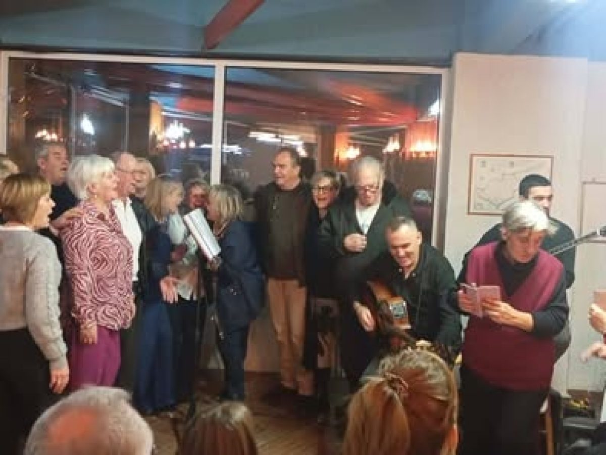 Γαλατάκι: Ξέφρενο γλέντι στο ΚΑΠΗ Αλμυρής (ΦΩΤΟ)