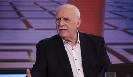 giorgos-papadakis-tin-pempti-to