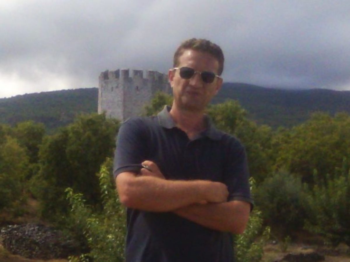 Γιώργος Αποστολάκης: «Έφυγε» σε ηλικία 56 ετών, πενθούν στη Βόνιτσα για τον πατέρα ενός παιδιού