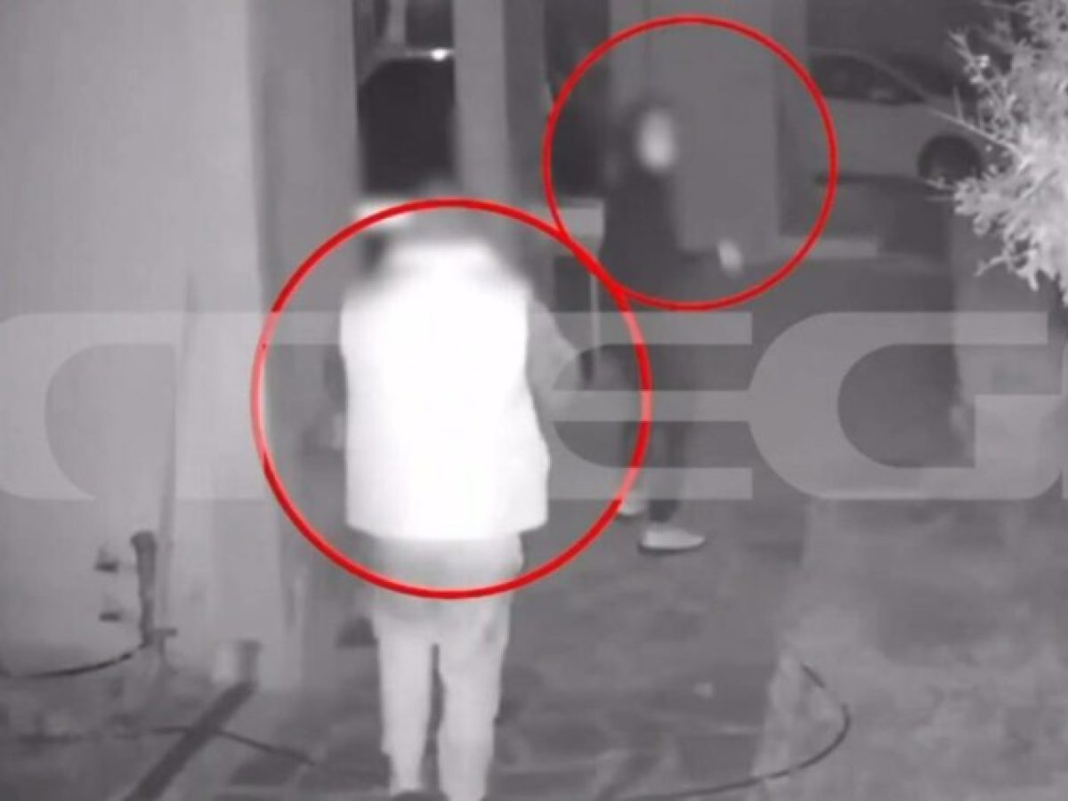 Γλυφάδα: «Πιάστηκαν στα πράσα» οι διαρρήκτες – Η στιγμή που ιδιοκτήτης διαμερίσματος τους χαλάει τα σχέδια (VIDEO)