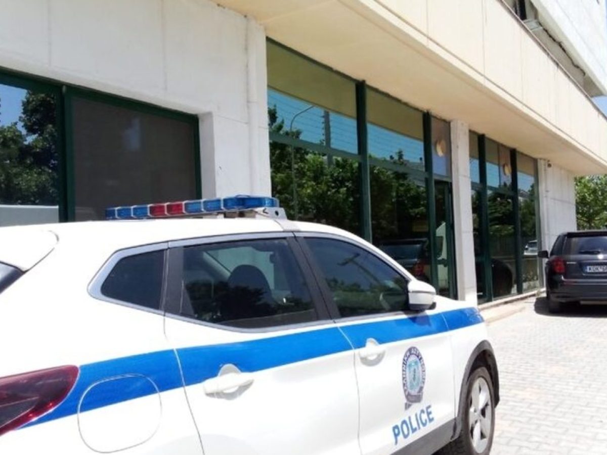 Γνωστός γιατρός έπεσε ξαφνικά νεκρός στον δρόμο από ανακοπή καρδιάς!