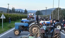 i-agrotes-eklisan-ton-komvo