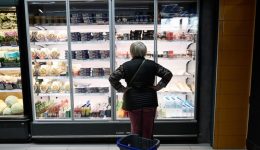 i-akrivia-pnigi-8-stous