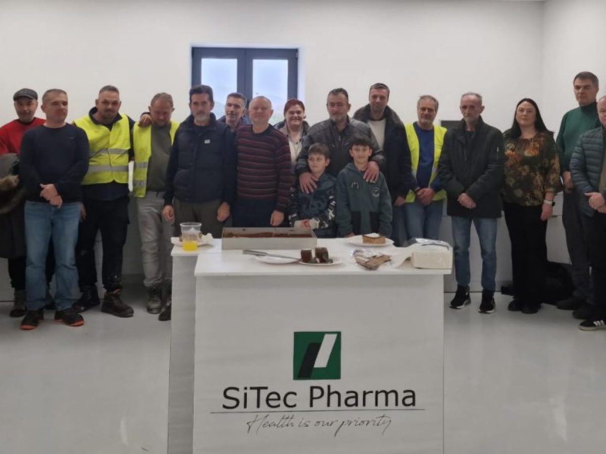 Οι εργαζόμενοι της SiTec Pharma προσέφεραν το εορταστικό δώρο της διοίκησης σε άπορη οικογένεια