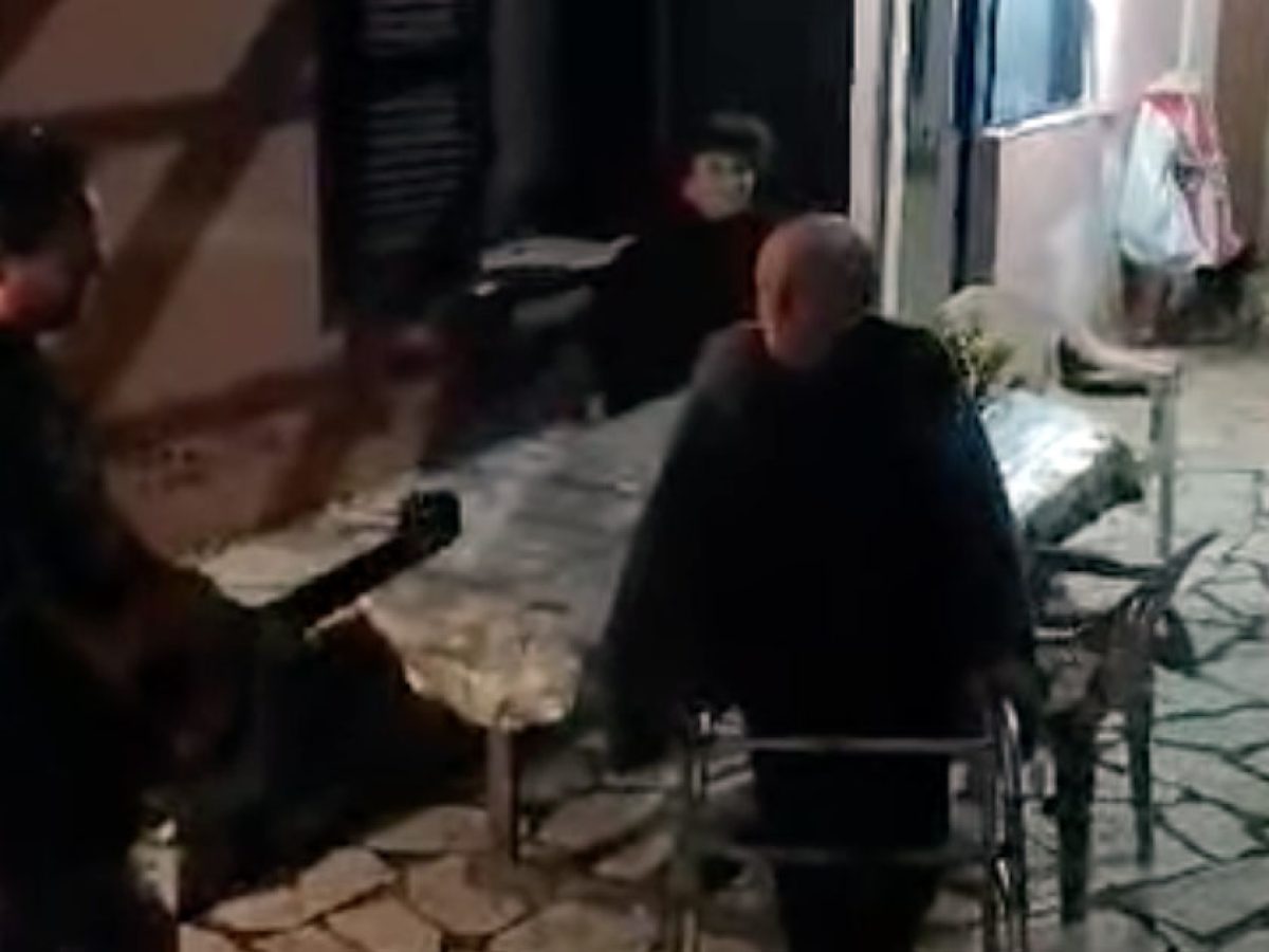 Η φωνή των 94 χρόνων που κράτησε ζωντανή την παράδοση στο Κάτω Γερακαρίο (Βίντεο)