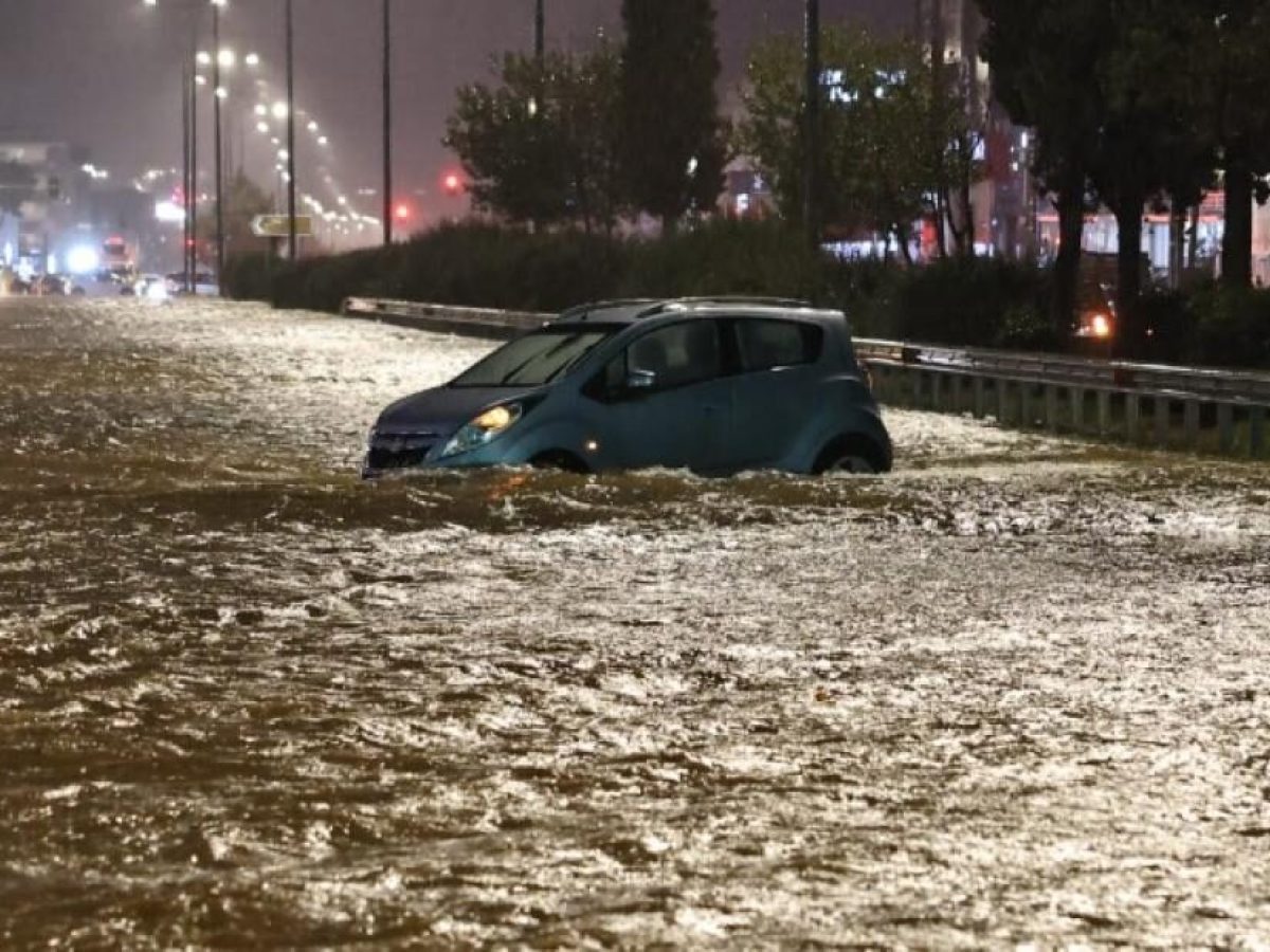 Η Γλυφάδα Πόλη-Υπόδειγμα του Μητσοτάκη το 2023 σε Πόλη-Χειμάρρων το 2026!!