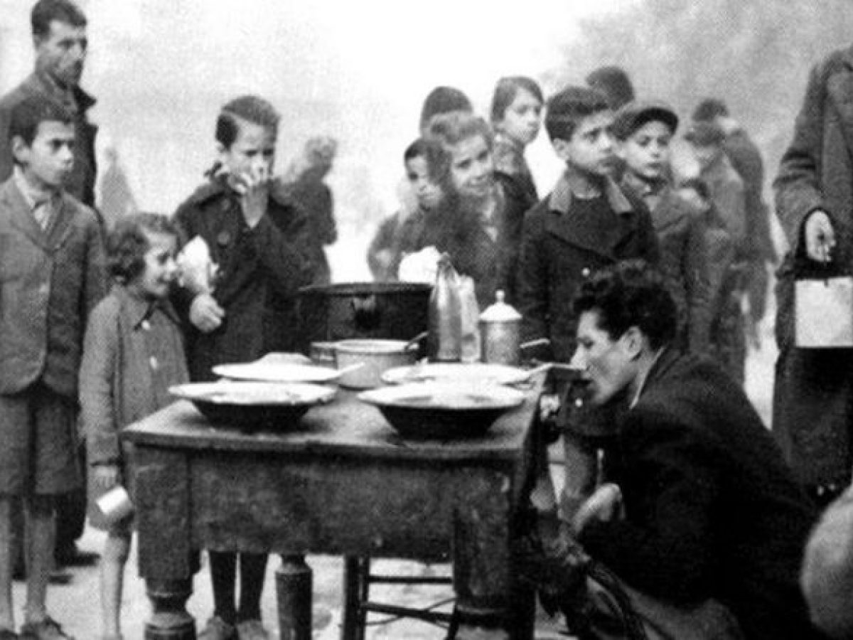 Οι ιστορίες τις Βάβως | Η εκδρομή των μαθητών στον Κοκκυτό και η κότα…
