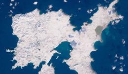 i-limnos-ntimeni-sta-lefka