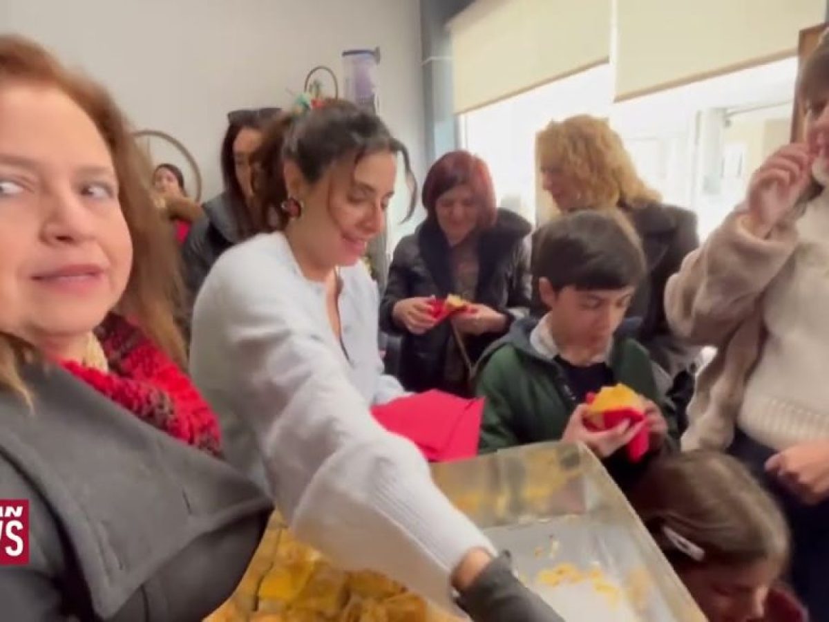 Η μακαρονόπιτα της Αγυιάς στην Πάτρα ένωσε ξανά την γειτονιά