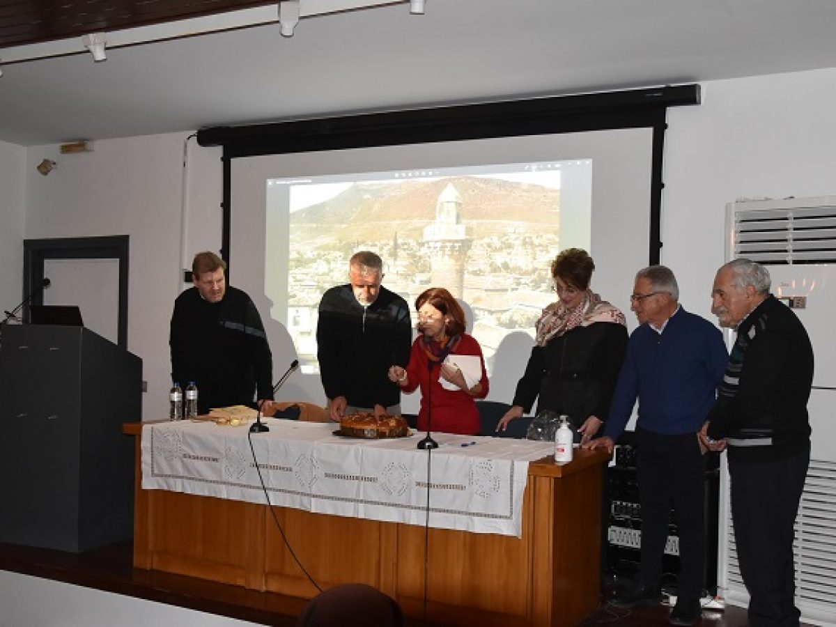 Οι Περγαμηνοί της Λέσβου έκοψαν τη βασιλόπιττα τους