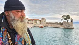i-pirates-tis-thessalonikis-koursevoun