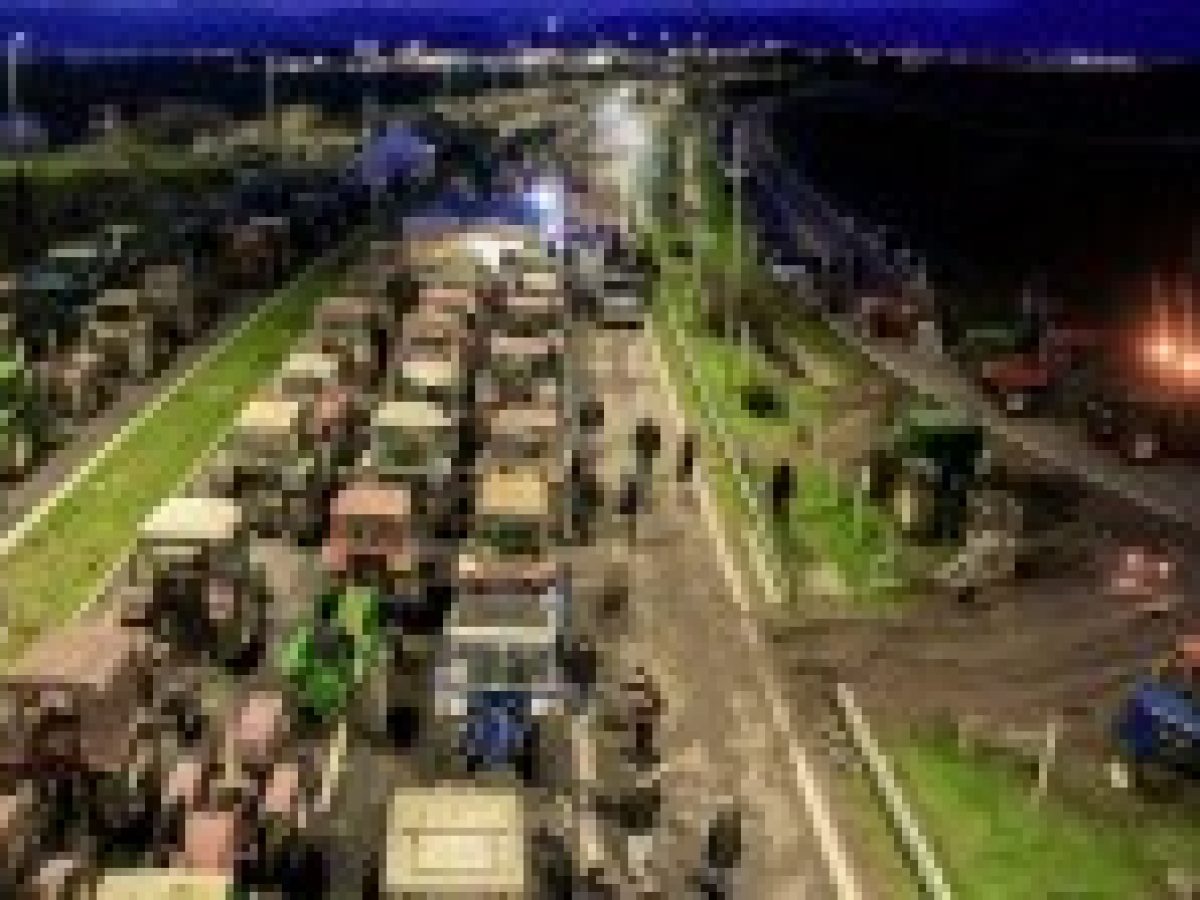 Η Συντονιστική επιτροπή μπλόκου Νίκαιας προτείνει κλιμάκωση με πανελλαδικό συλλαλητήριο στην Αθήνα – Οι 2 «πρόθυμοι» αποβλήθηκαν