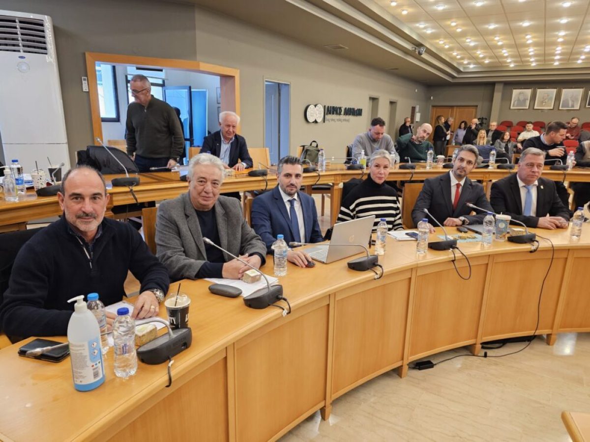 «Η Στερεά Ελλάδα πίσω στην ουρά, ο Περιφερειάρχης μπροστά στις κάμερες»