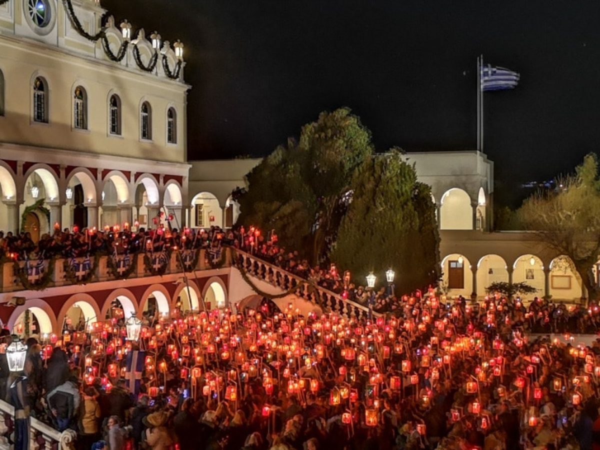 Η Τήνος φωτίζει την Ελλάδα: 203η επέτειος ευρέσεως της εικόνας της Ευαγγελίστριας – Η γιορτή με τα «Φαναράκια» (πρόγραμμα)