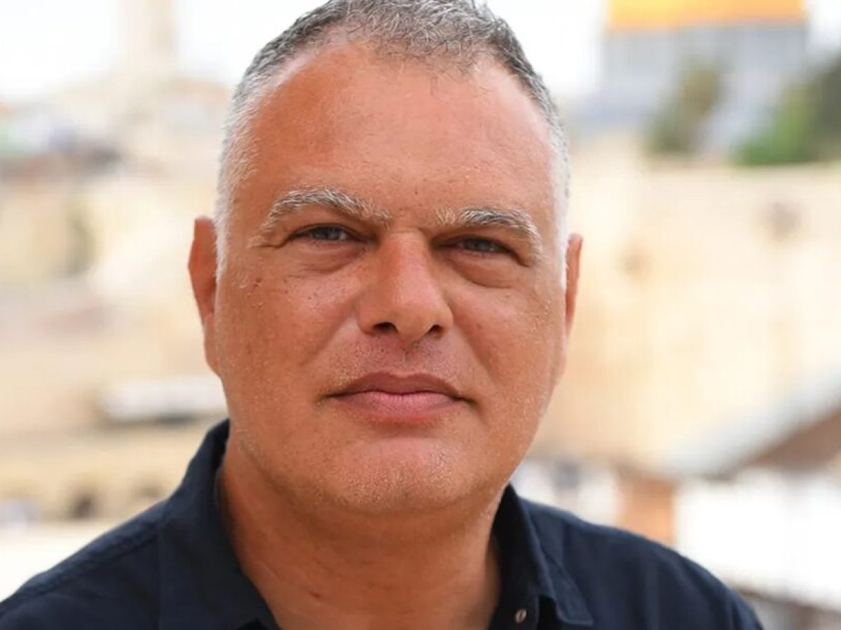 Η τριγλωσσία των ΗΠΑ και τα 7+1 μέτωπα του Ισραήλ: Ο Γαβριήλ Χαρίτος στον «Π» για τη Μέση Ανατολή του 2026