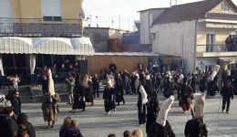 i-tseta-me-tous-gkeligkes
