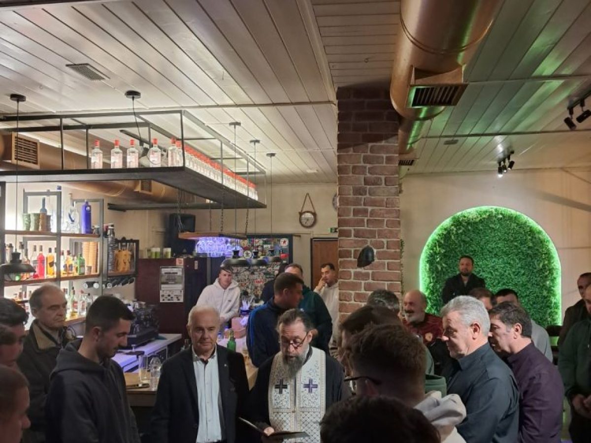 Η «Αναγέννηση Καλοχωρίου» έκοψε την Πρωτοχρονιάτικη πίτα της παρουσία του Δημάρχου Τεμπών Γ. Μανώλη