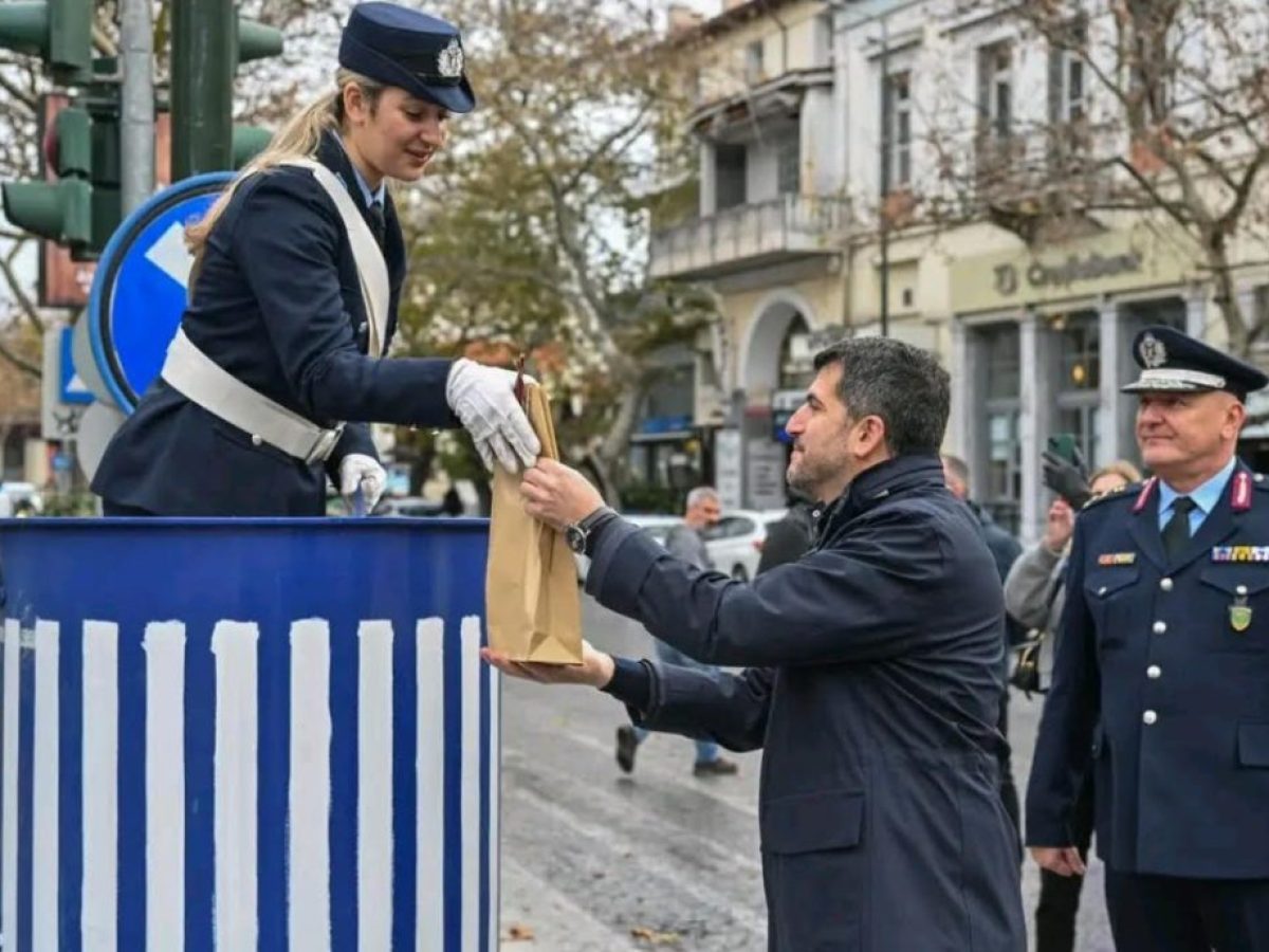 Η Αρχοντιά της Παράδοσης: Ο Δήμαρχος Κηφισιάς Τιμά τον Τροχονόμο στον Πλάτανο