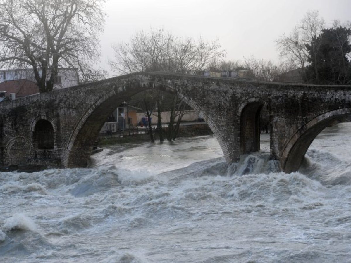 Ήχησε το 112 στην Ήπειρο λόγω κακοκαιρίας – «Προσοχή στις μετακινήσεις»