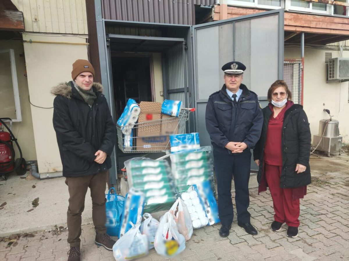 Είδη πρώτης ανάγκης και δώρα από την Ελληνική Αστυνομία σε δομές της Δυτικής Μακεδονίας