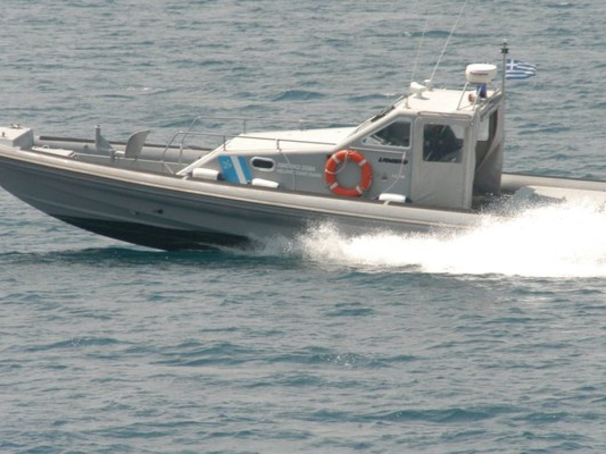 Ημιβύθιση ιστιοφόρου στη μαρίνα Νικήτης λόγω κακοκαιρίας – Χωρίς ρύπανση στη θαλάσσια περιοχή