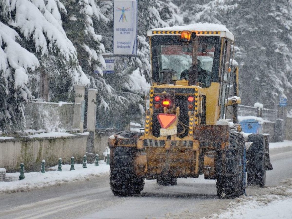 Υποχρεωτικές αλυσίδες στην Καρδίτσα – Το χιόνι ξεπέρασε το ένα μέτρο σε ορεινές περιοχές
