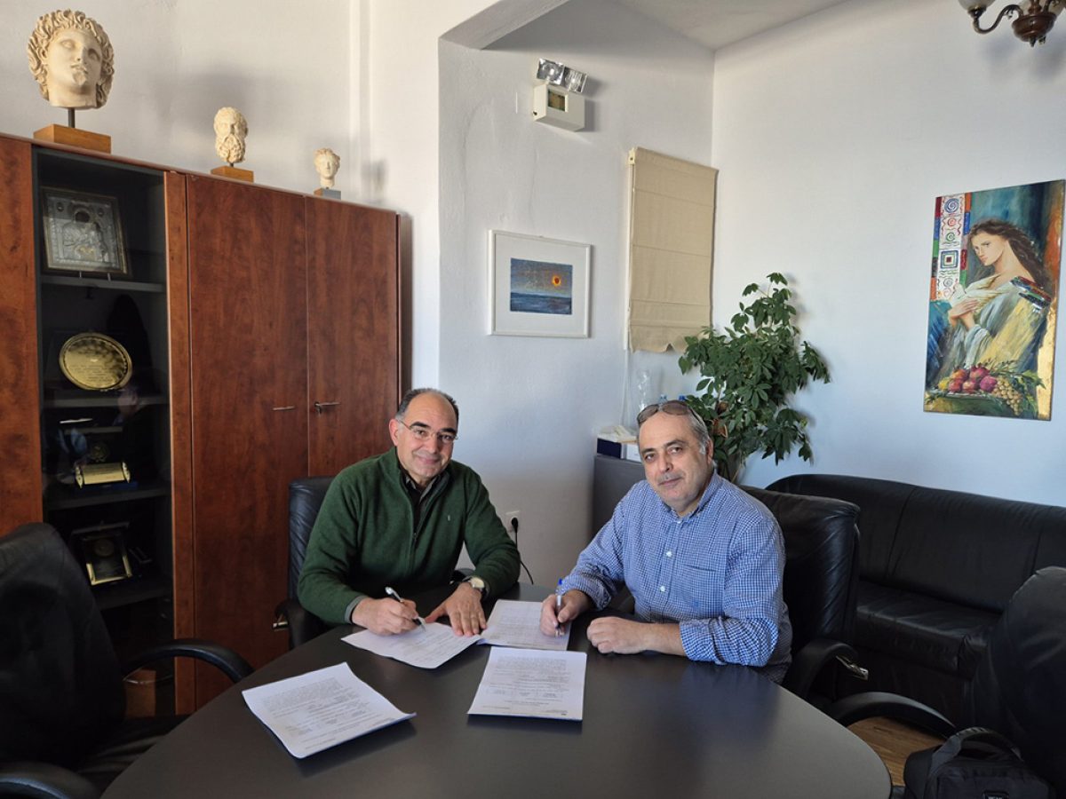 Υπογραφή συμβάσεων για σημαντικά έργα συντήρησης και ασφαλτοστρώσεων του οδικού δικτύου της Πάρου