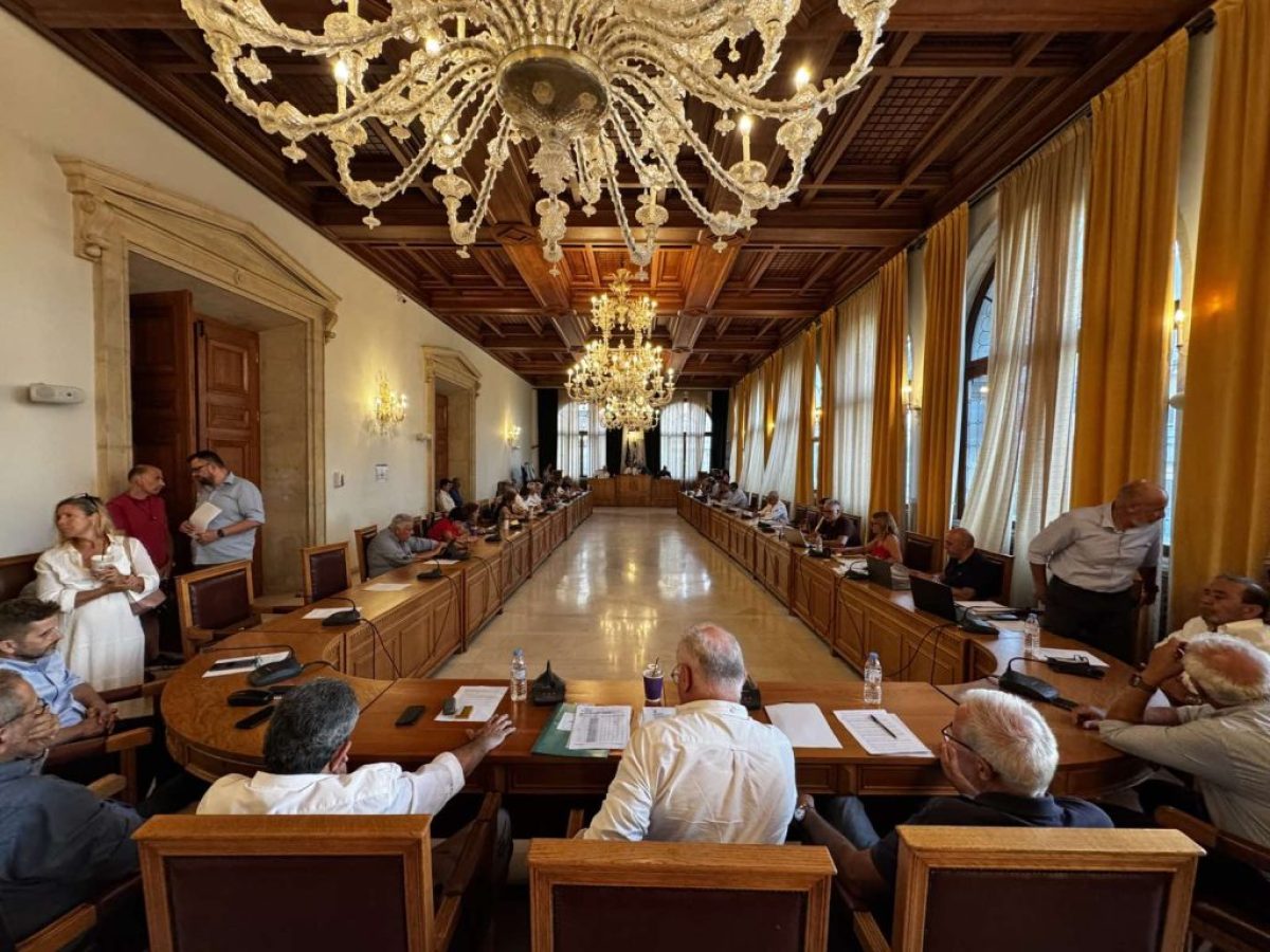 Ηράκλειο: Η διπλή συνεδρίαση του δημοτικού συμβουλίου και τα ερωτήματα που θα απαντηθούν