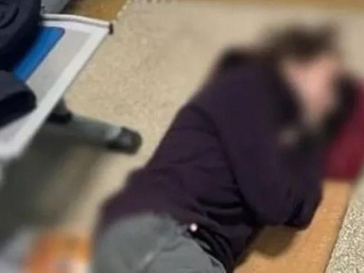 Ιταλία: Καρκινοπαθής ξάπλωσε στο πάτωμα στα επείγοντα – φωτογραφία της συζύγου του πυροδότησε πολιτική θύελλα