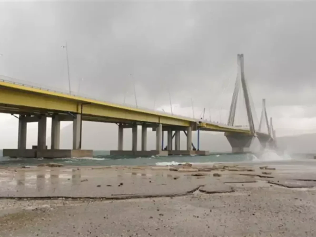 Κακοκαιρία: Κλειστή και σήμερα η πορθμειακή γραμμή Ρίου – Αντιρρίου